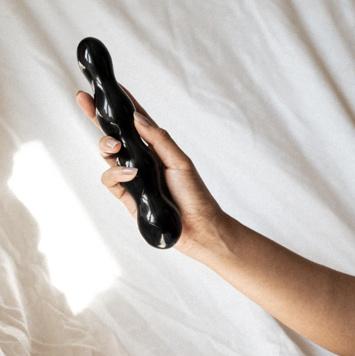 Onna, Raven Flourish