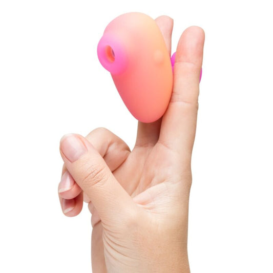 Kiss, sugador de clitoris de dedo