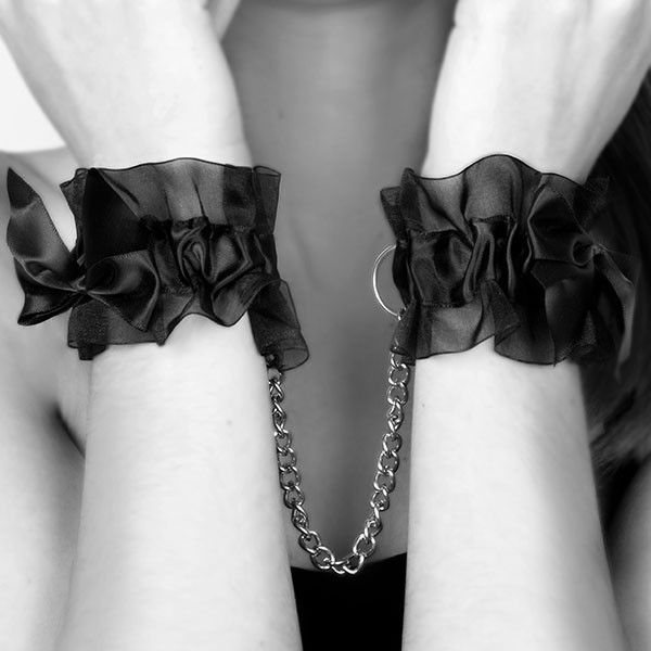 Algemas em organza Frou Frou