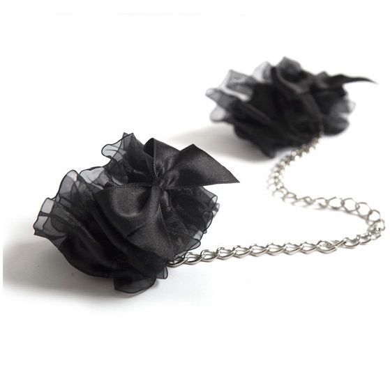 Algemas em organza Frou Frou